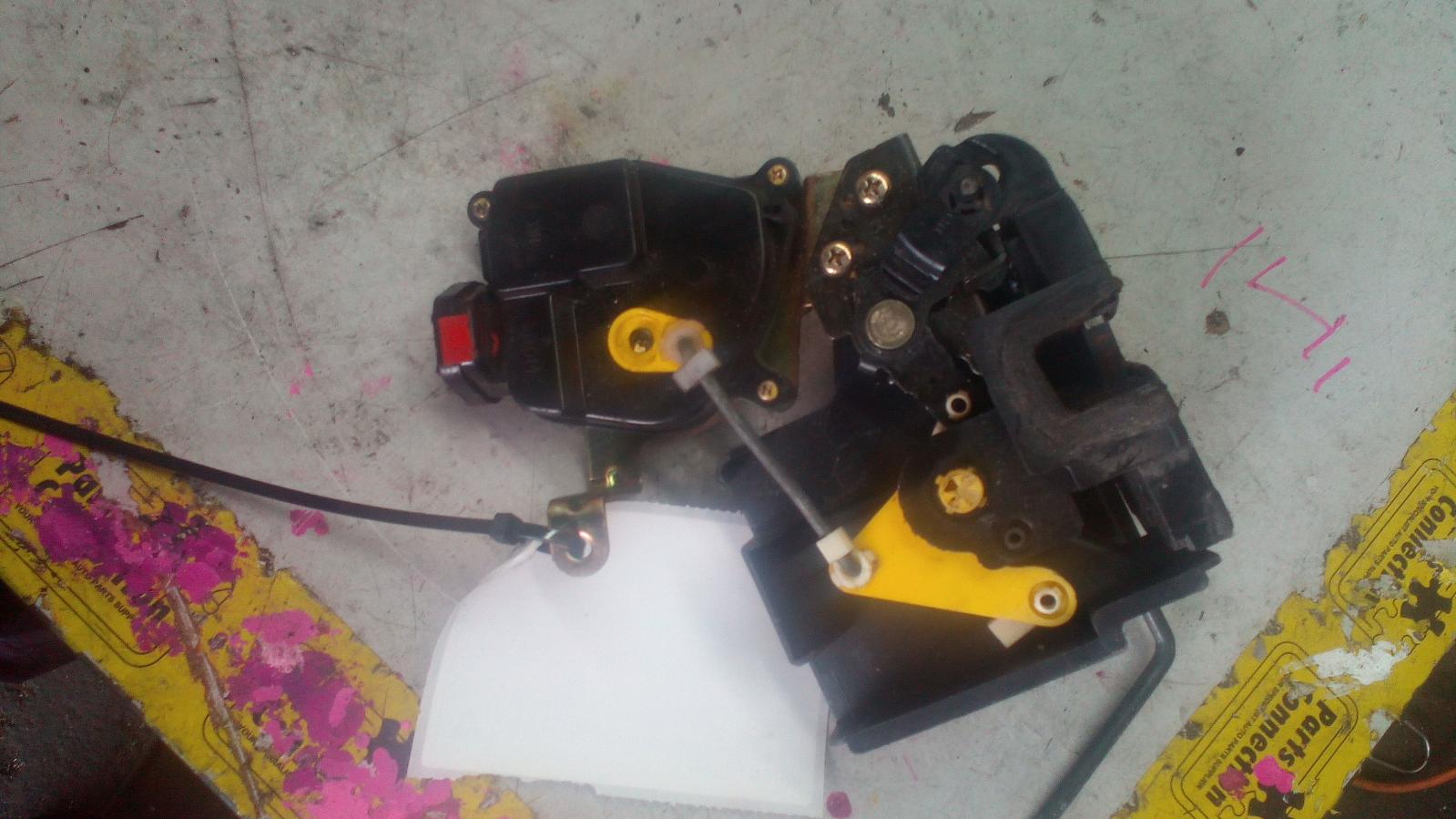 View Auto part Door/Boot/Gate Lock Kia Rio 2007