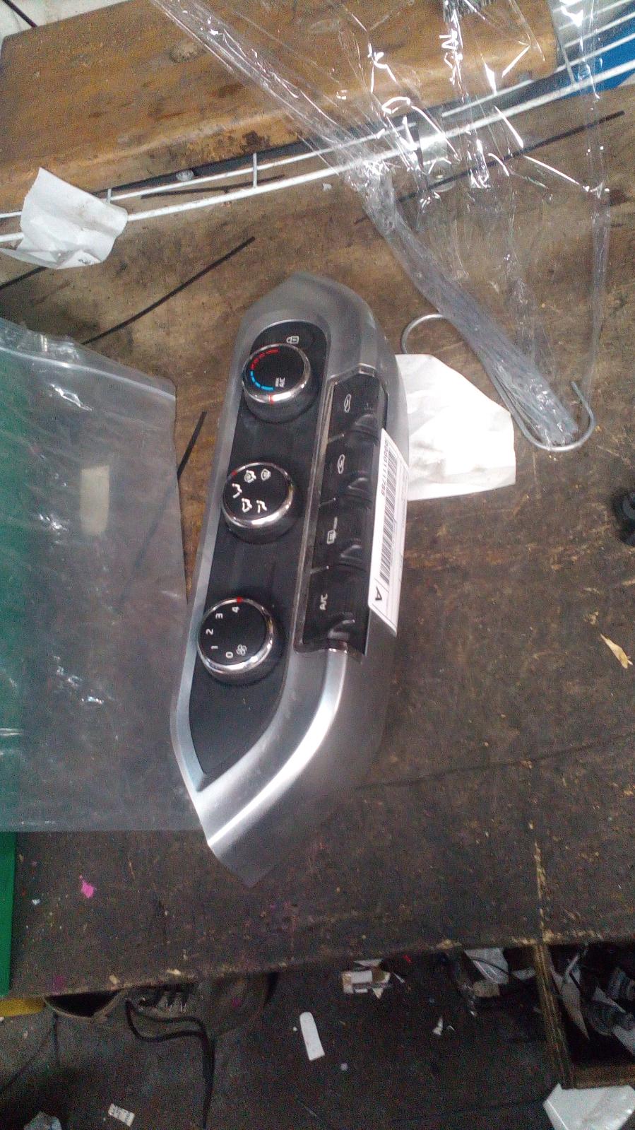 2015 Kia Rio Heater/Ac Controls View Auto part Heater/Ac Controls Kia Rio 2015