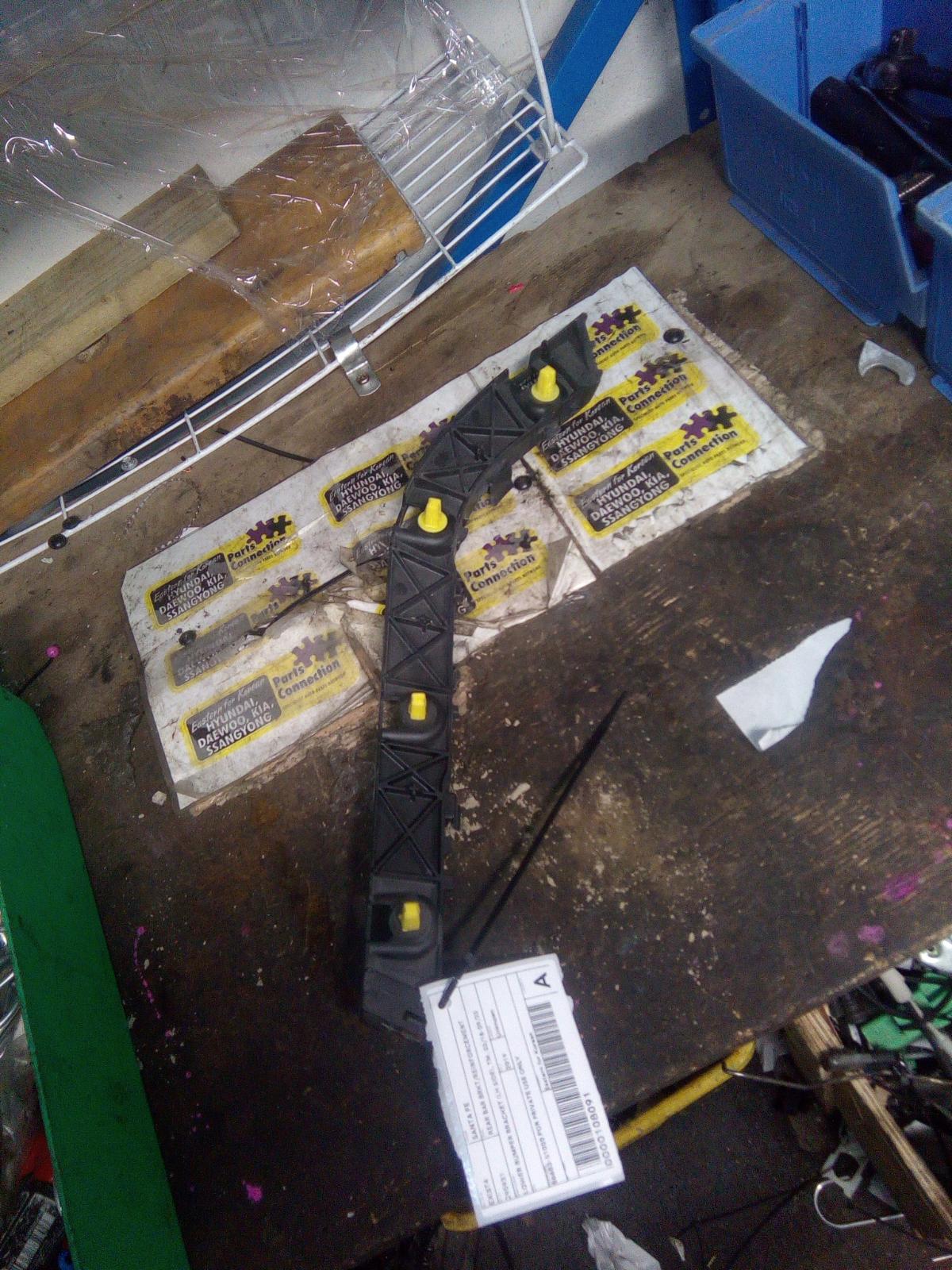 View Auto part R/Bar Bracket/Reinfo Hyundai Santa Fe 2019