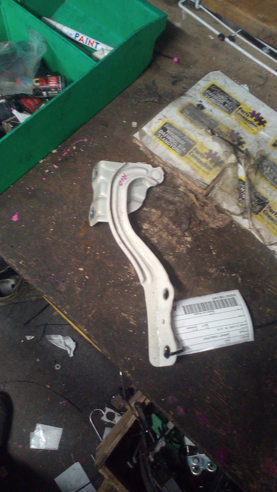 View Auto part Bonnet Hinge/Strut Kia Rio 2019