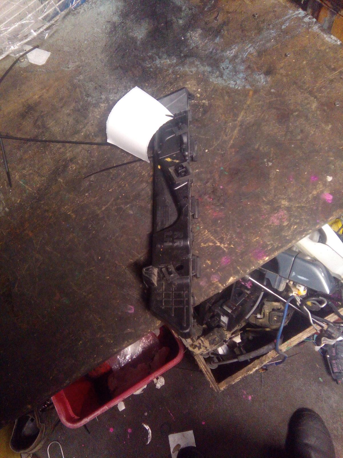2016 Ssangyong Tivoli R/Bar Bracket/Reinfo View Auto part R/Bar Bracket/Reinfo Ssangyong Tivoli 2016