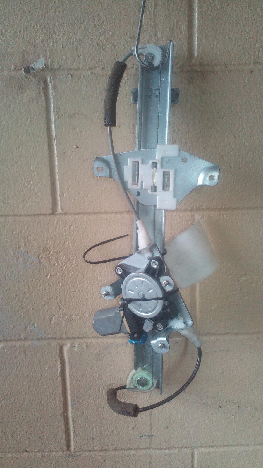 View Auto part Right Rear Wnd Reg/Motor Holden Barina 2009