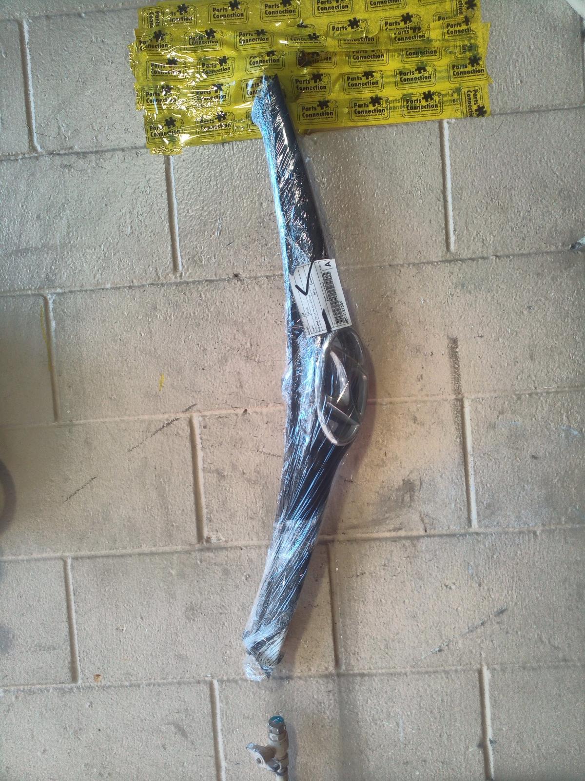 View Auto part Grille Hyundai I20 2014