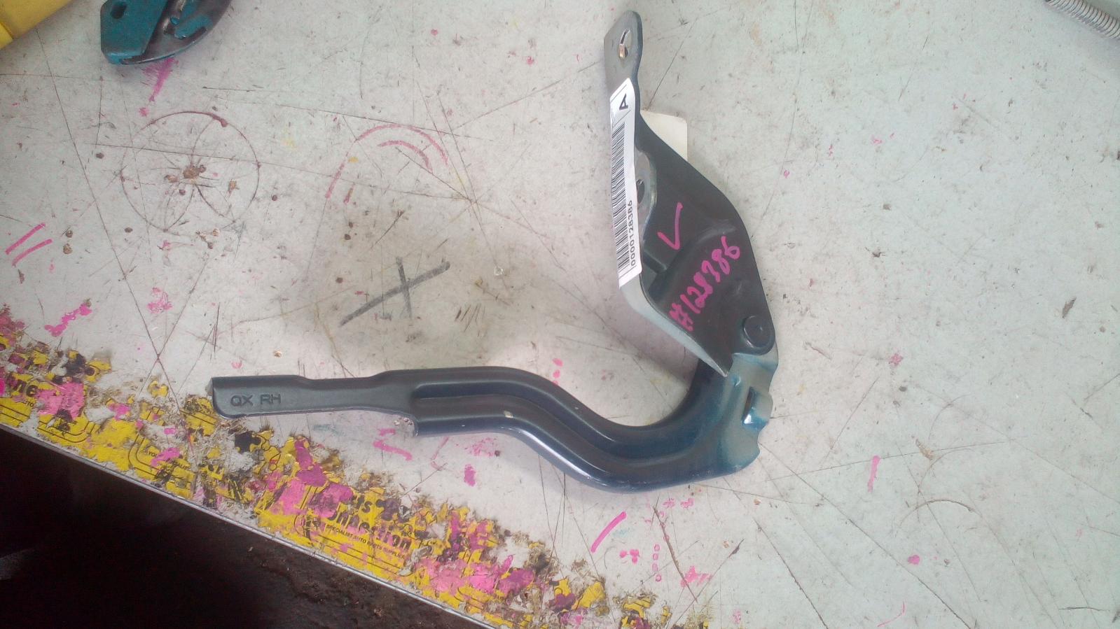 View Auto part Bonnet Hinge/Strut Hyundai Venue 2021