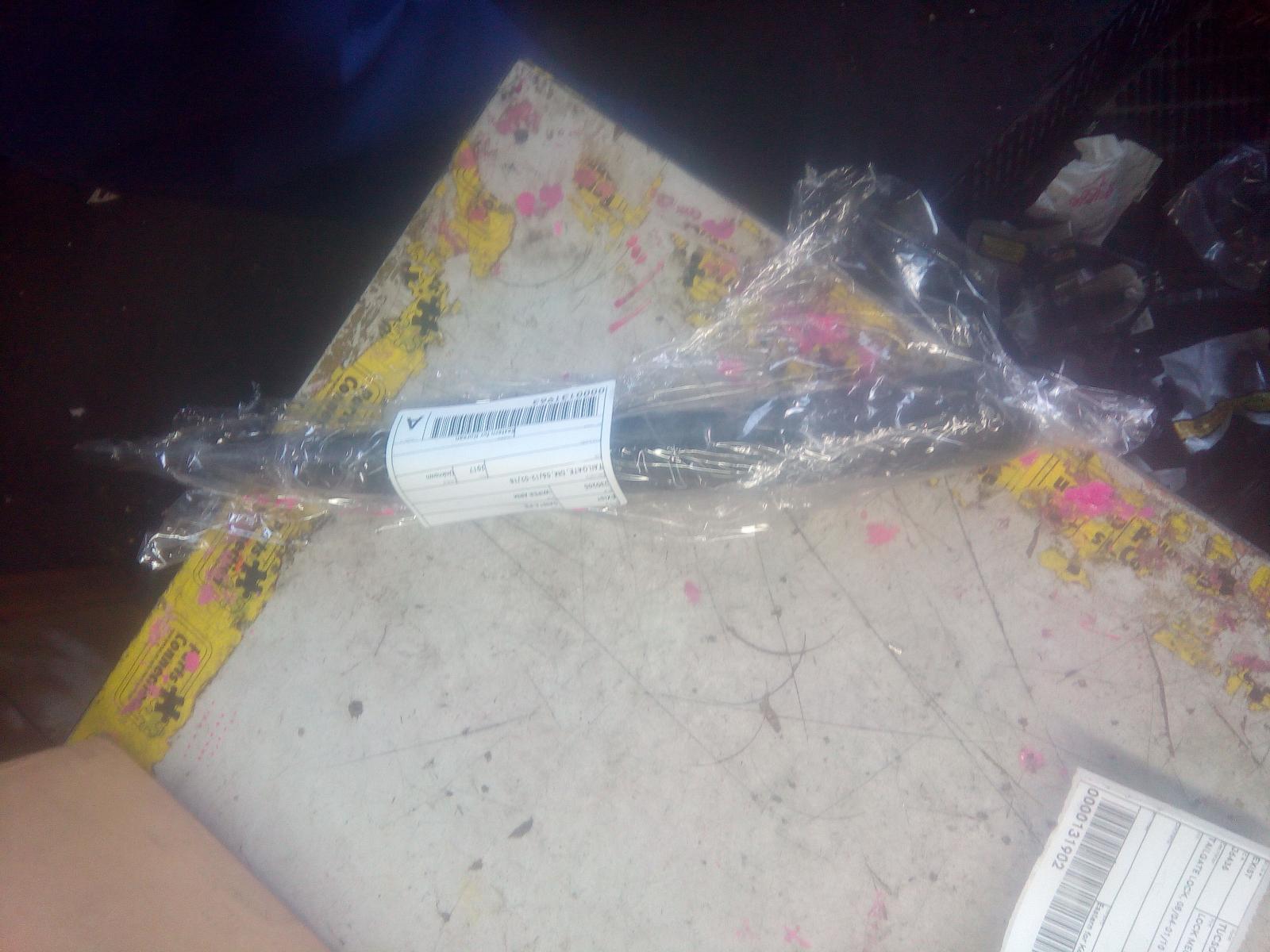 View Auto part Wiper Arm Hyundai Santa Fe 2017