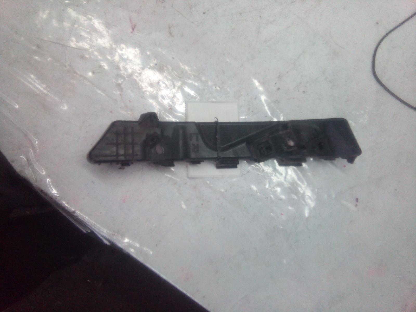 View Auto part R/Bar Bracket/Reinfo Ssangyong Tivoli 2016