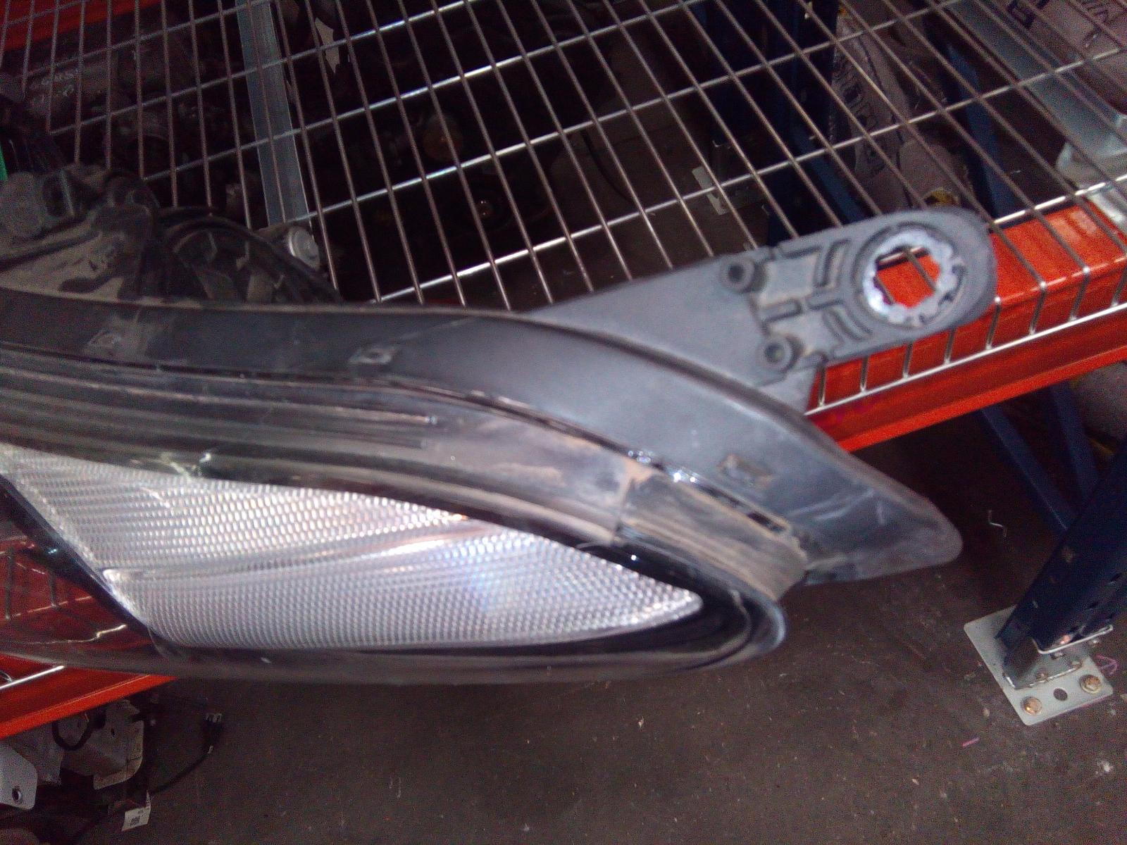 2015 Hyundai I30 Left Headlamp View Auto part Left Headlamp Hyundai I30 2015