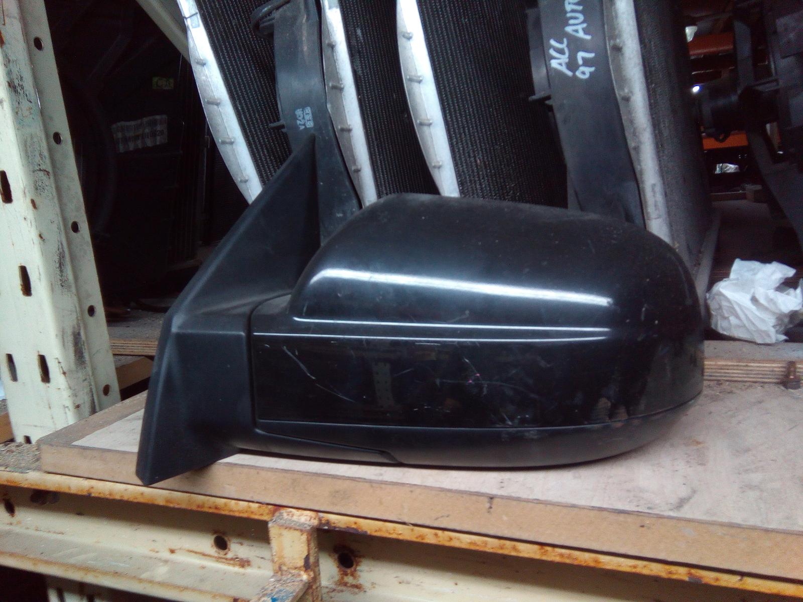 2007 Hyundai Tucson Left Door Mirror View Auto part Left Door Mirror Hyundai Tucson 2007