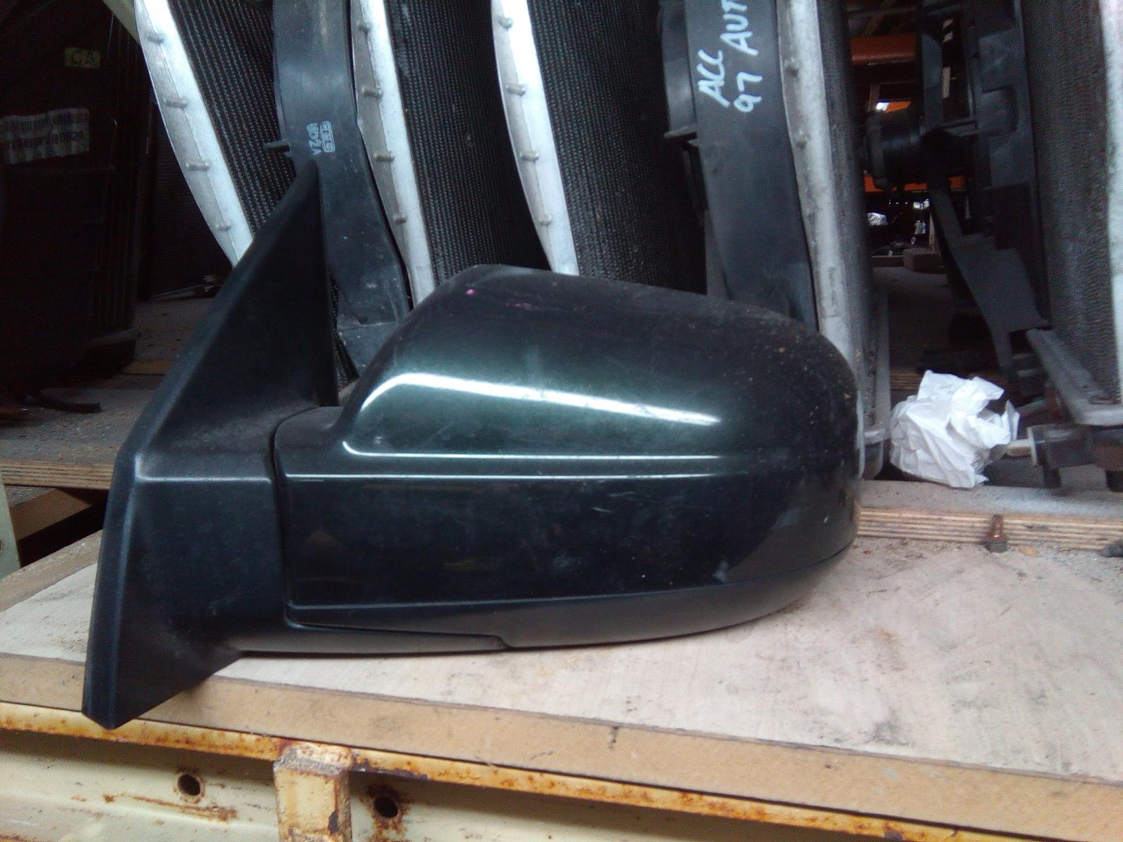 2007 Hyundai Tucson Left Door Mirror View Auto part Left Door Mirror Hyundai Tucson 2007