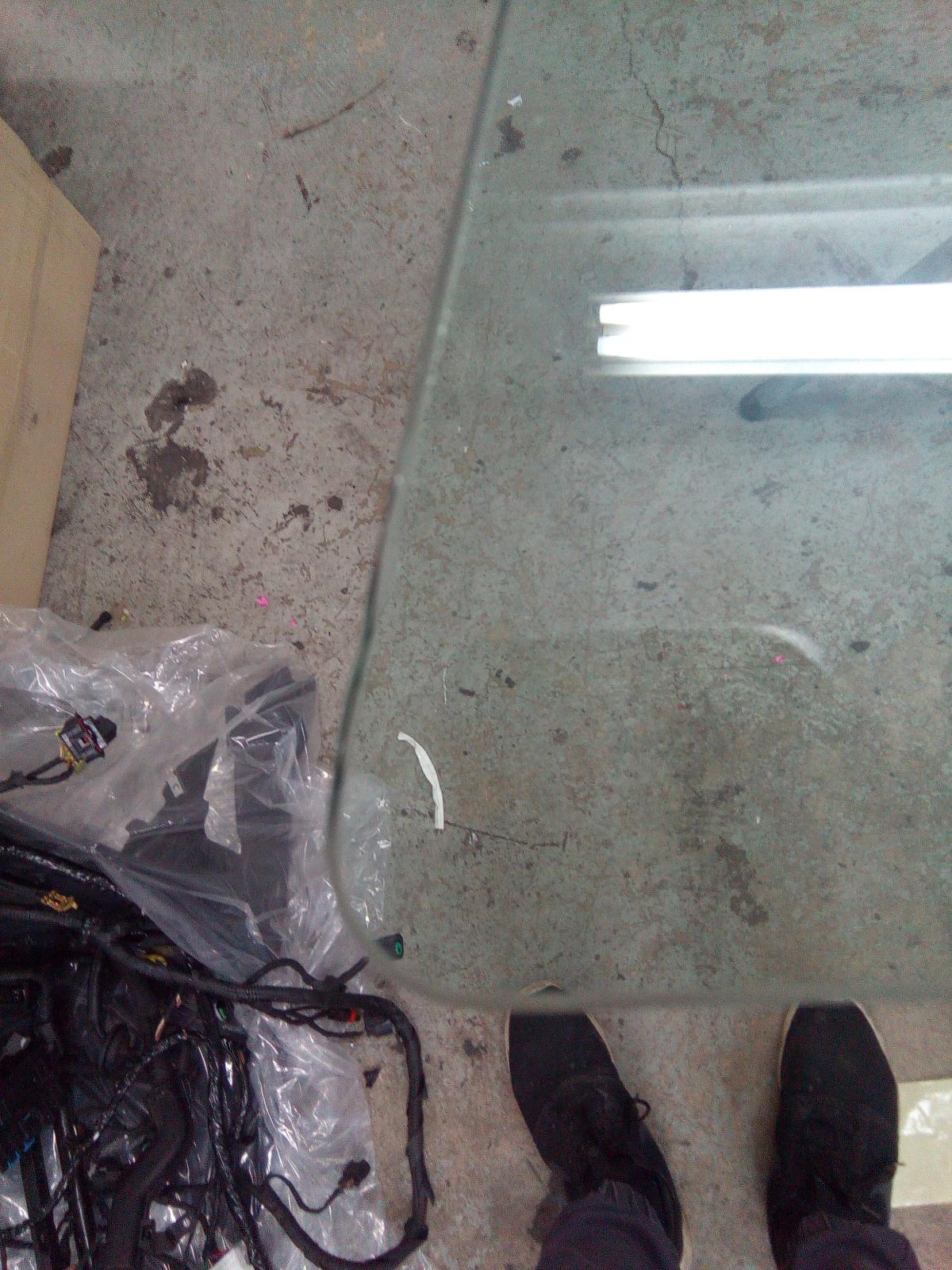 View Auto part Left Front Door Window Kia Sportage 2012