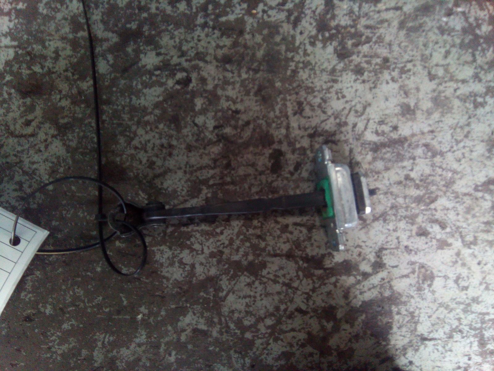 View Auto part Door Hinge/Runner Hyundai Santa Fe 2011