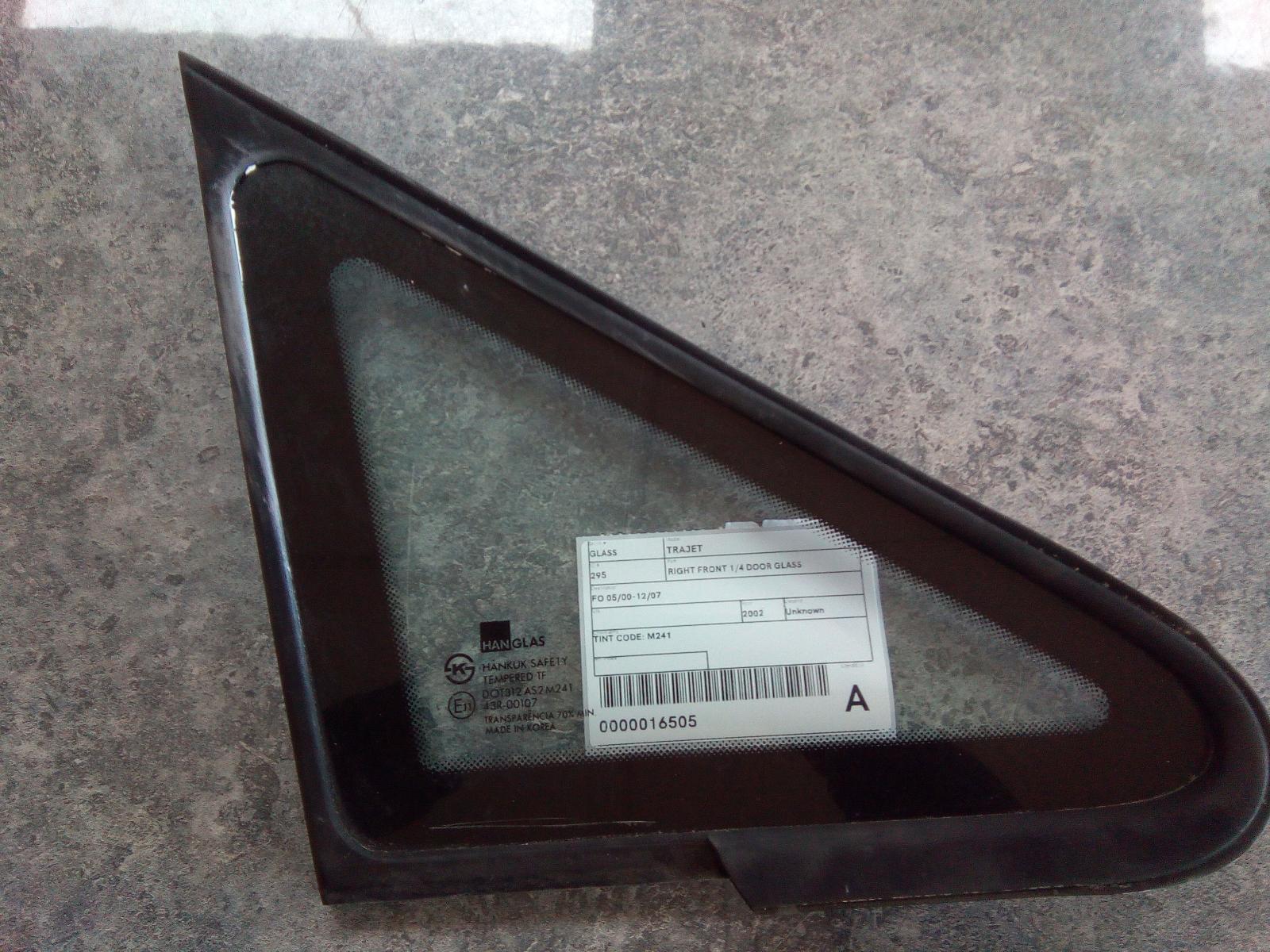 2002 Hyundai Trajet Right Front 1/4 Door Glass View Auto part Right Front 1/4 Door Glass Hyundai Trajet 2002
