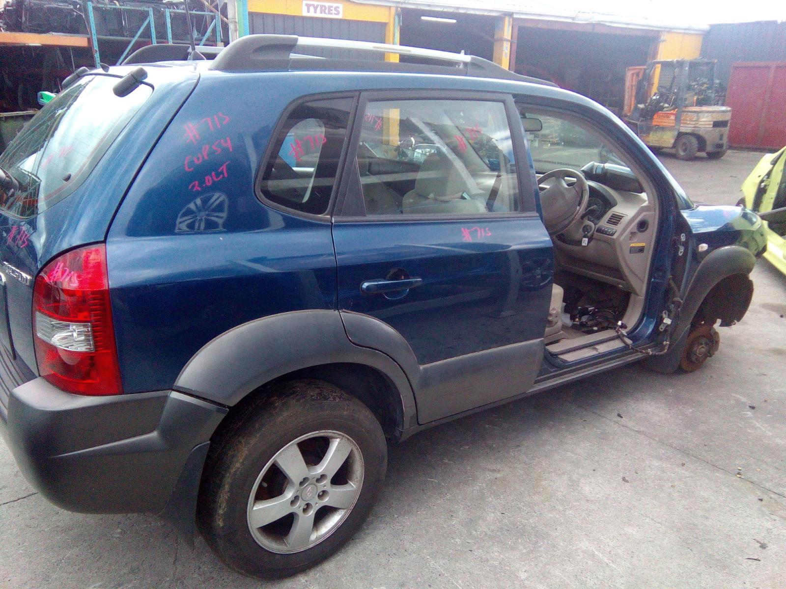 View Auto part Right Rear Door Sliding Hyundai Tucson 2005