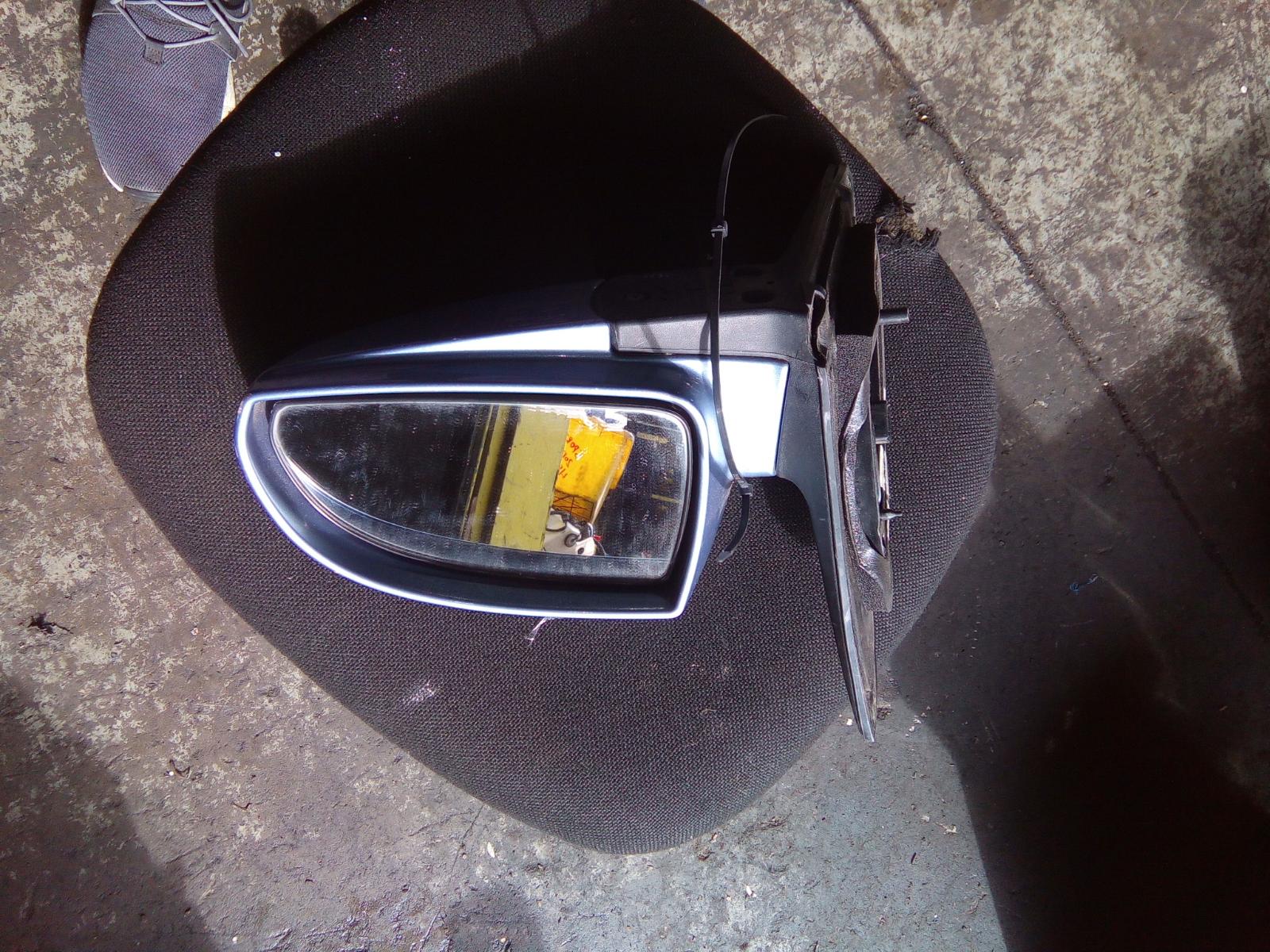 View Auto part Right Door Mirror Kia Rio 2002
