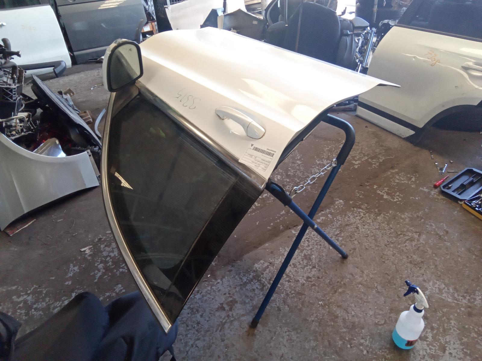 2019 Mercedes C Class Right Front Door View Auto part Right Front Door Mercedes C Class 2019