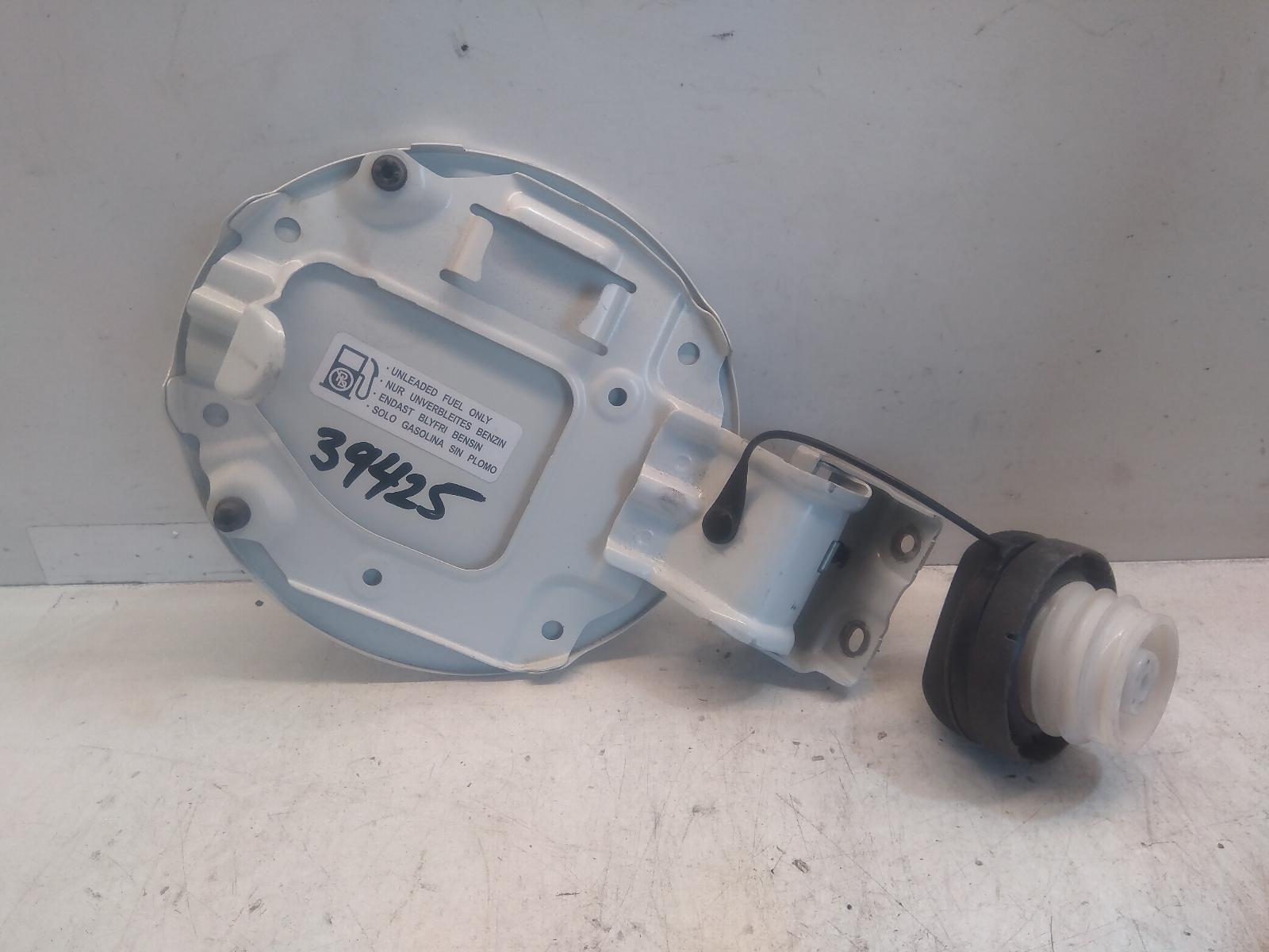 View Auto part Fuel Door / Filler Suzuki Swift 2017