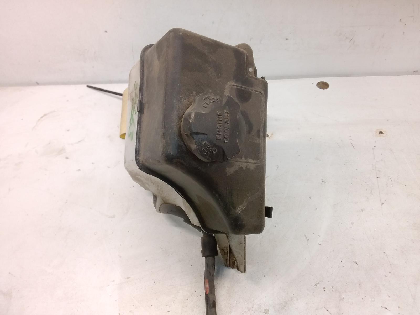 2010 Hyundai Iload/imax Overflow Bottle View Auto part Overflow Bottle Hyundai Iload/imax 2010