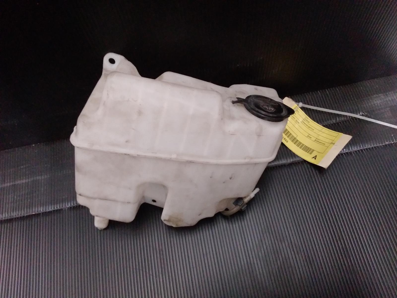 View Auto part Washer Bottle Toyota Hiace 2008