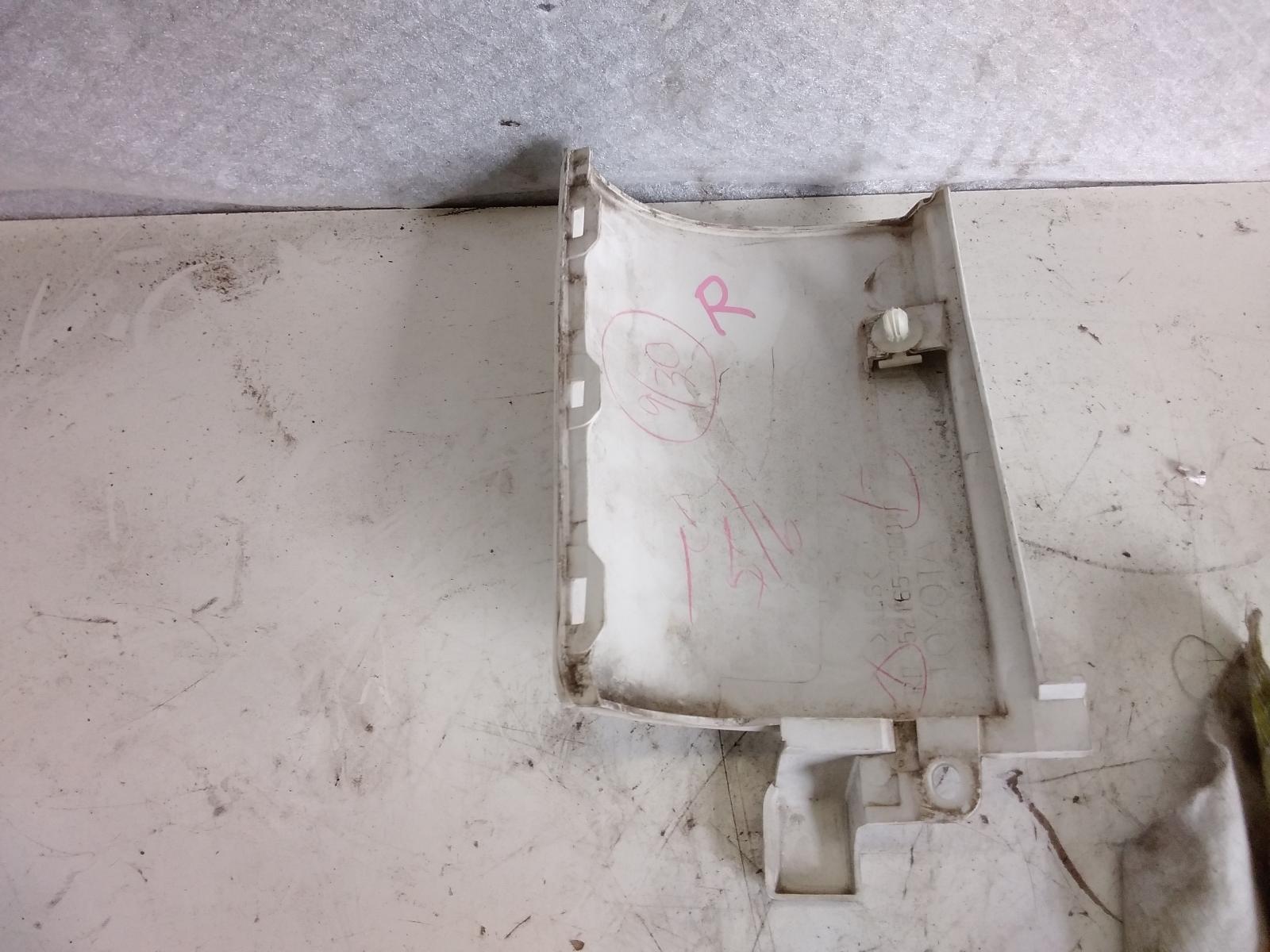 View Auto part Right Taillight Toyota Hiace 2010