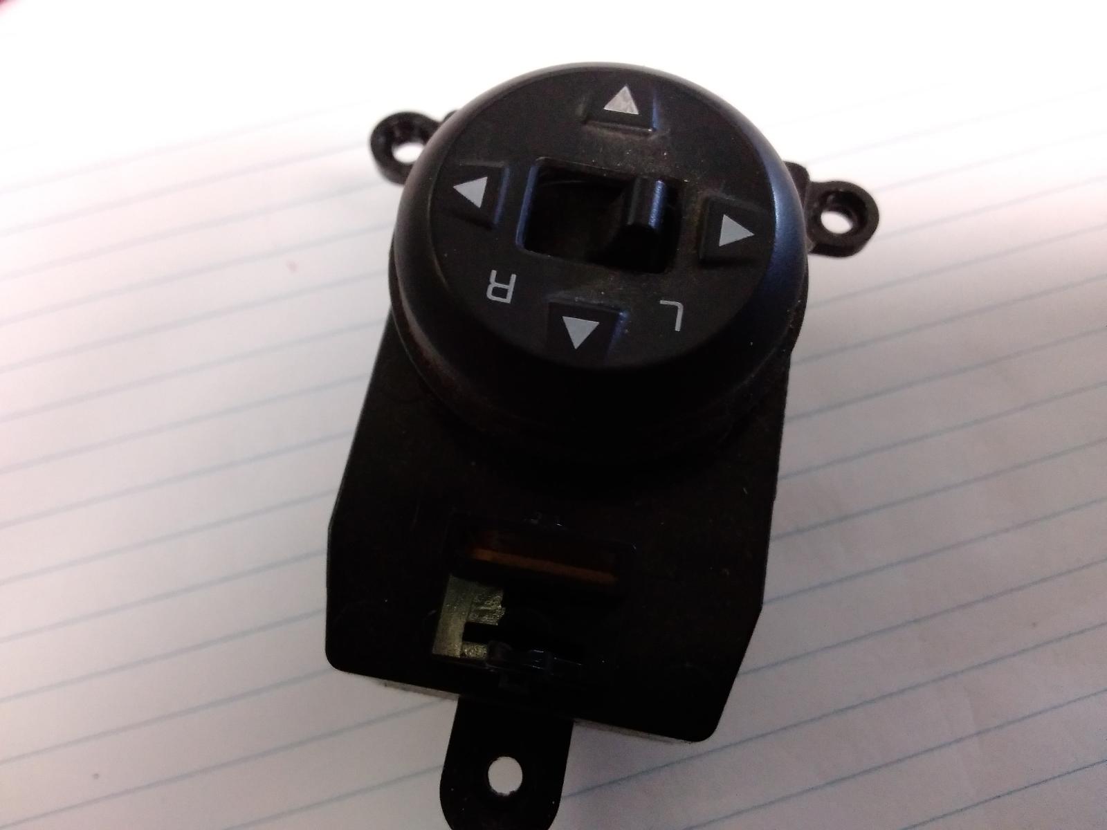 View Auto part Misc Switch/Relay Kia Cerato 2016