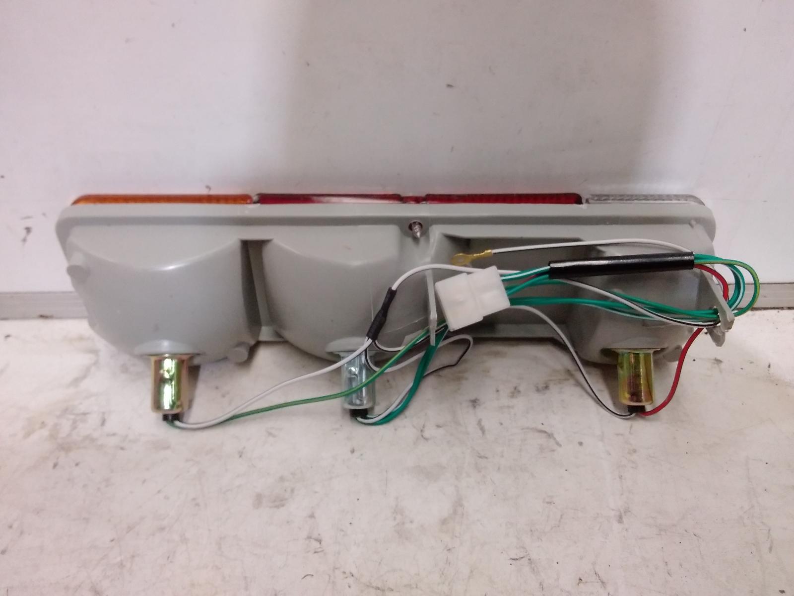 View Auto part Right Taillight Suzuki Sierra 1992