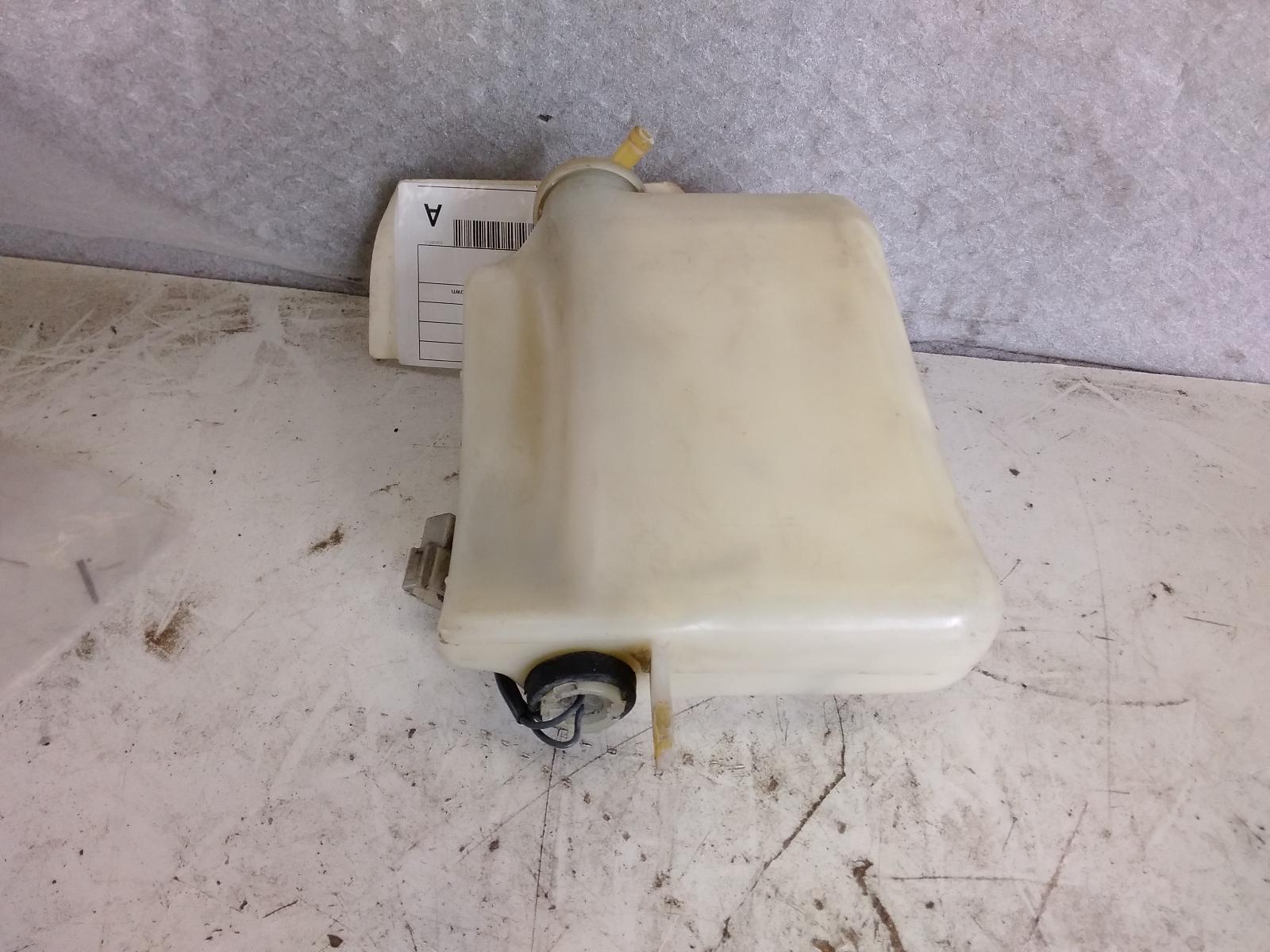 1991 Toyota Hiace Overflow Bottle View Auto part Overflow Bottle Toyota Hiace 1991