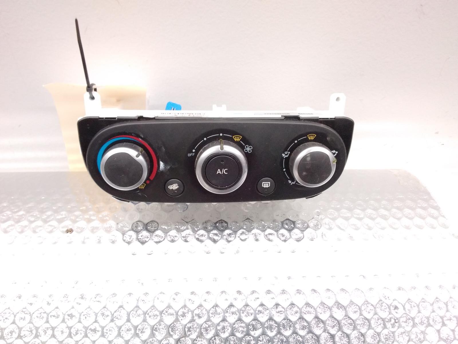 2016 Renault Clio Heater/Ac Controls View Auto part Heater/Ac Controls Renault Clio 2016
