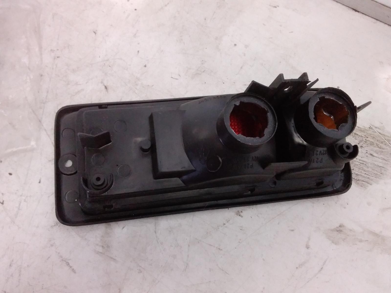 View Auto part Right Taillight Mitsubishi Pajero 1995