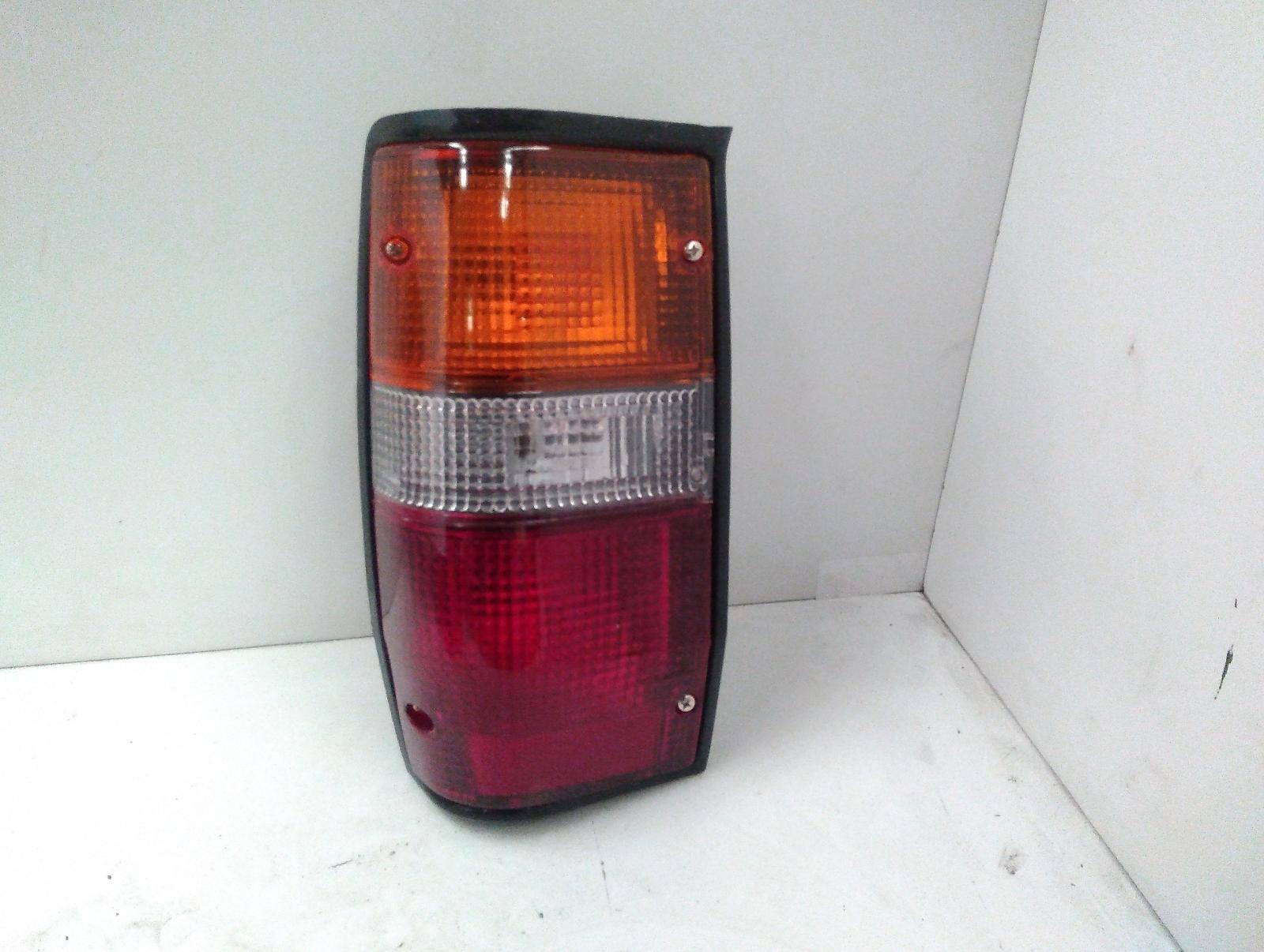 View Auto part Right Indicator/Fog/Side Mitsubishi Triton 2000