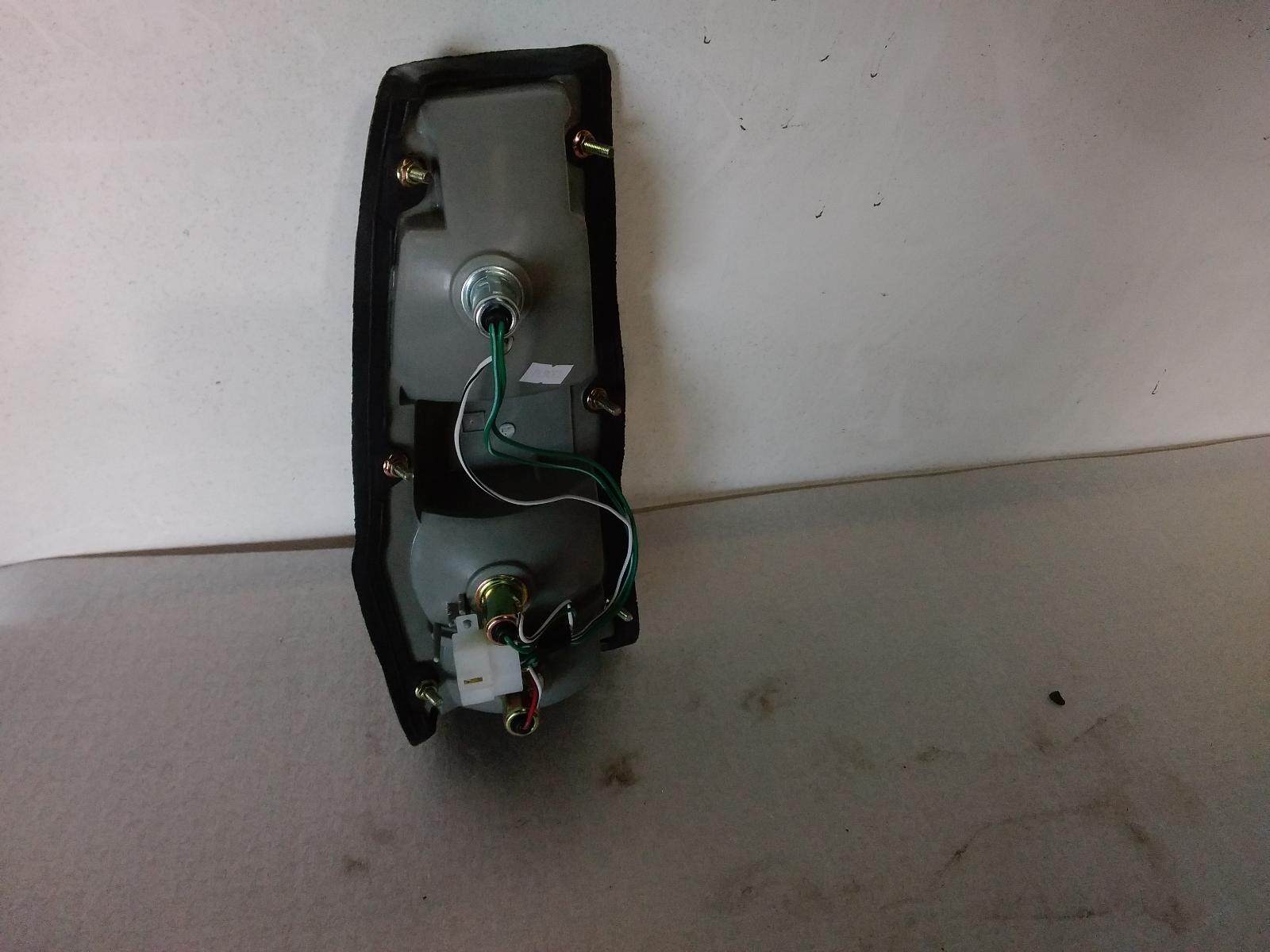 View Auto part Right Taillight Nissan Navara 1987
