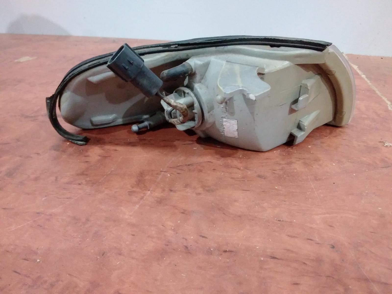 1992 Mazda 626 Left Indicator/Fog/Side View Auto part Left Indicator/Fog/Side Mazda 626 1992