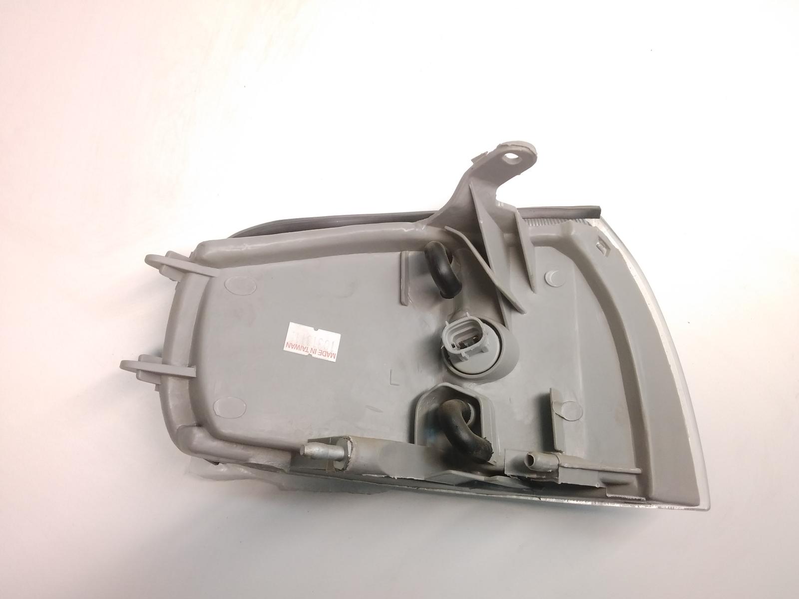 1996 Toyota Camry Left Indicator/Fog/Side View Auto part Left Indicator/Fog/Side Toyota Camry 1996