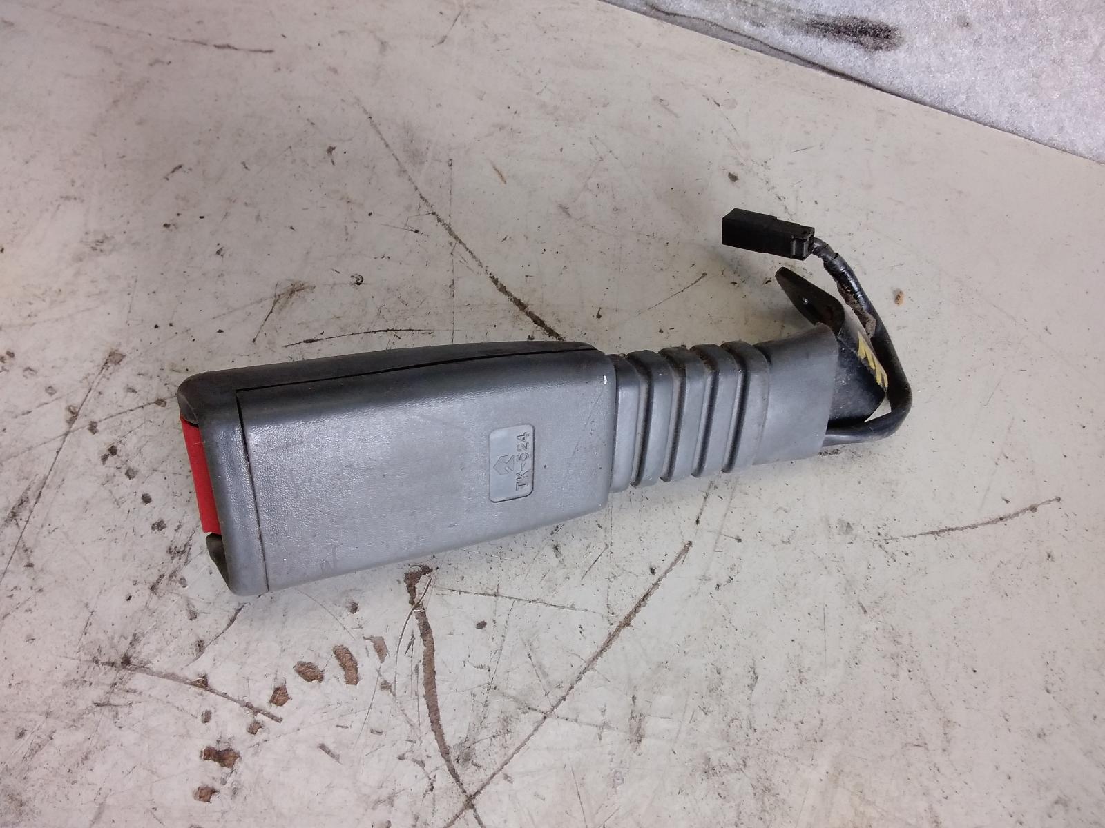 2001 Mazda E Series Seatbelt/Stalk View Auto part Seatbelt/Stalk Mazda E Series 2001