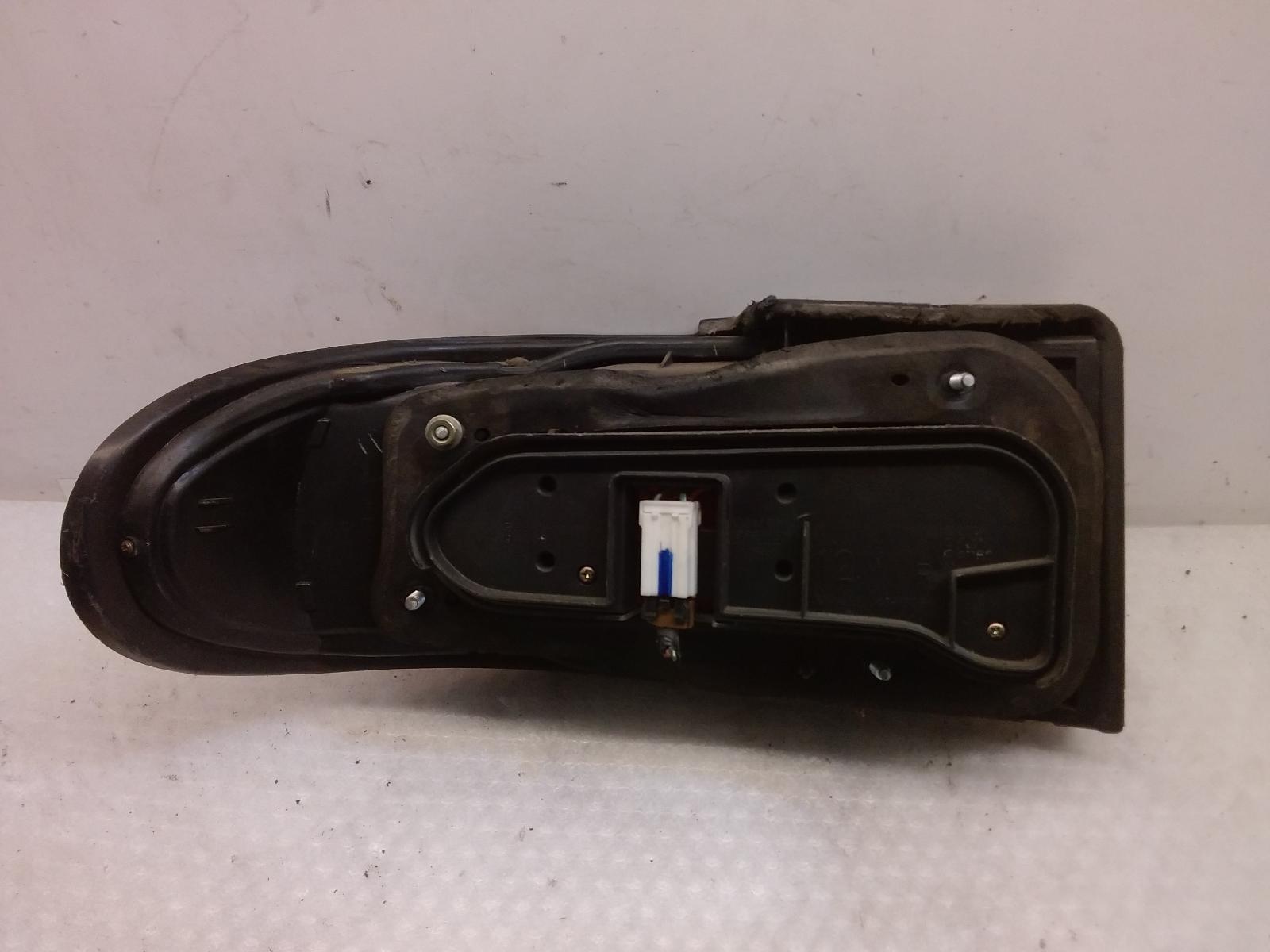 1993 Mitsubishi Lancer Right Taillight View Auto part Right Taillight Mitsubishi Lancer 1993