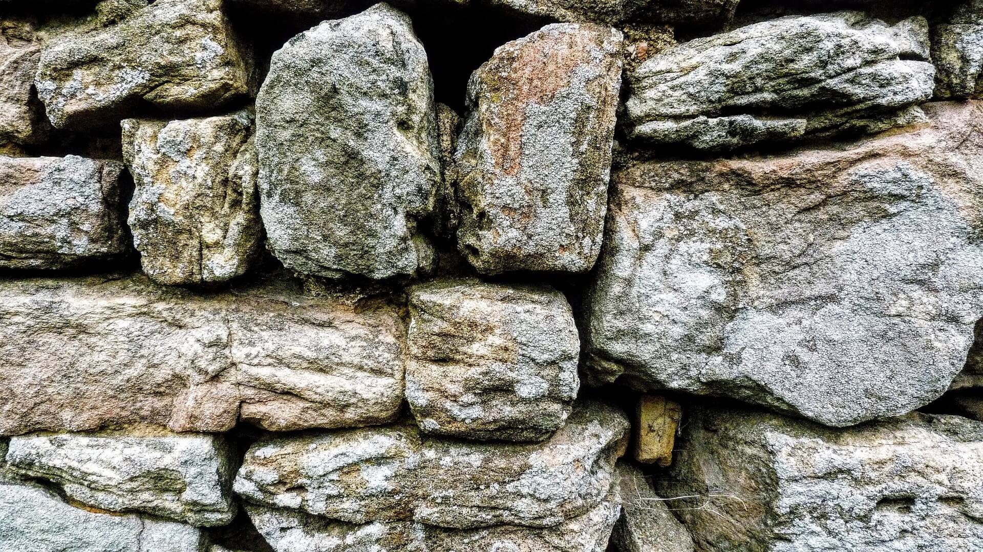 Oakmont-wall