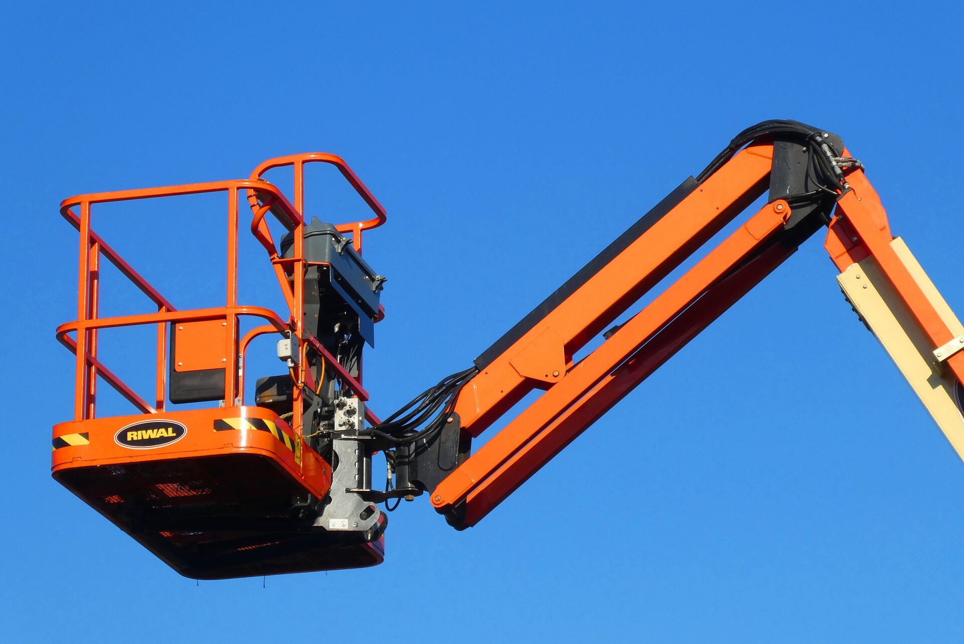 oakmont cherry picker hire