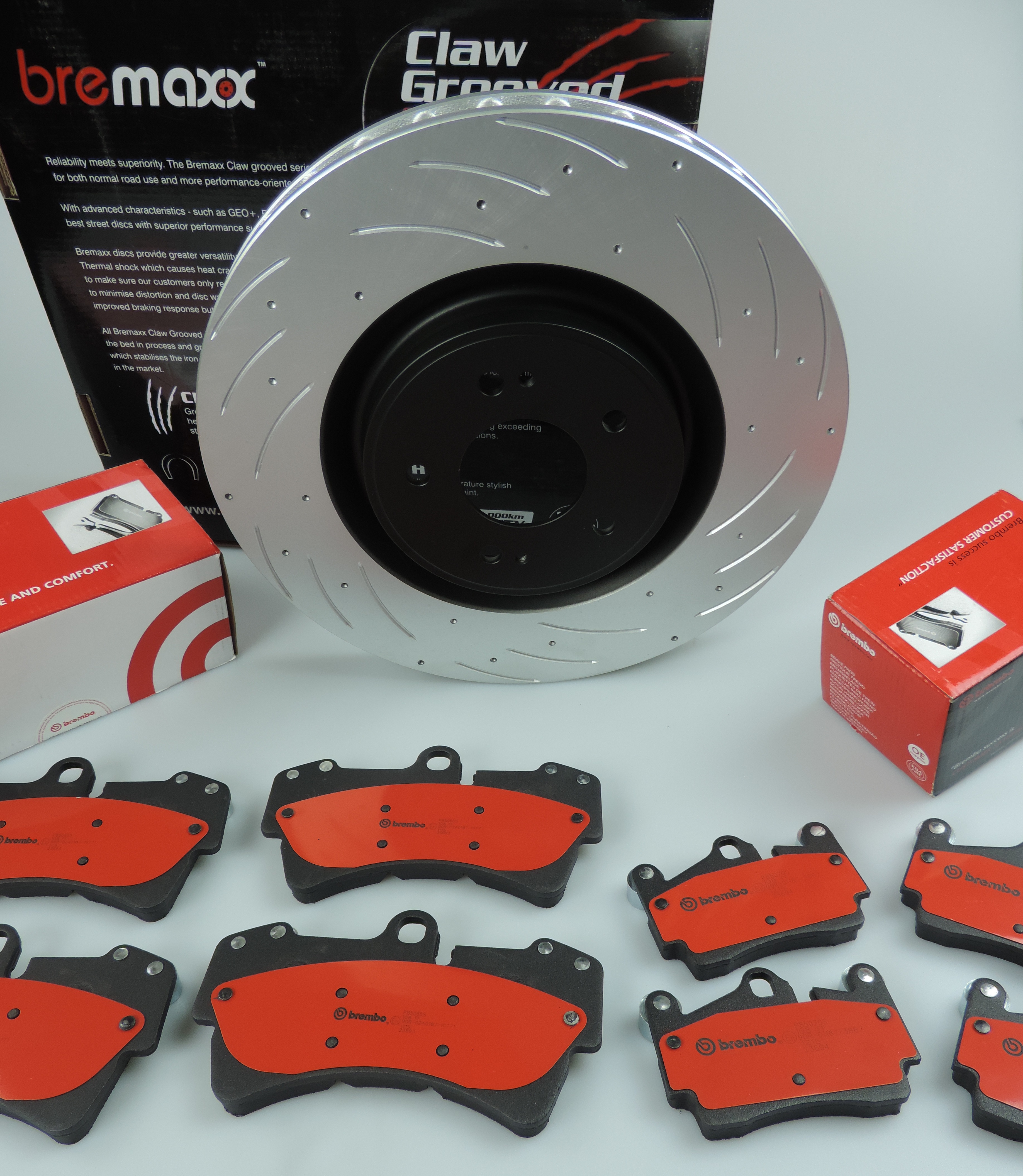 BREMBO pads & BREMAXX slotted disc brake rotors FRONT & REAR VW TOUAREG