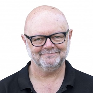 Hayes  guy headshot 1219