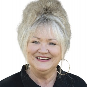 Vilips  tina headshot 0120