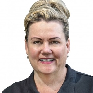 Pretorius  alma headshot 1219 %281%29