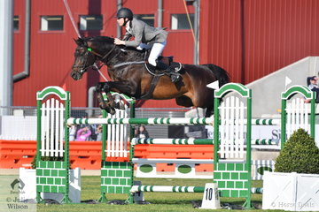 Aaron Hadlow rode Matina Butcher's, imported stallion Twins Easton to eighth place in the Colin Kelly Memorial Group B contest.