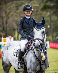 Maleah Lang-McMahon and 'Vakarra Champagne' win the class in a time of 25.349 sec