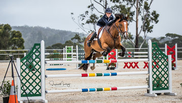 Hayden Parker and 'Myridersnota Roxstar' place third in the Junior Final