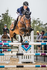 Sally Simmonds and 'Oaks Chifley'take a rail but finish in fifth in the Junior Final