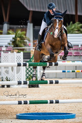 Brooke Langbecker and 'Beijing LS La Silla' win the final double clear in a time of 35.990 sec
