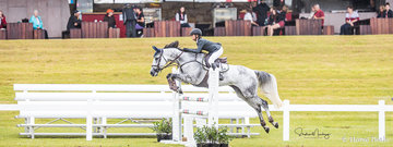 Maleah Lang-McMahon and 'Vakarra Champagne' win the class  in a time of 66.24 sec