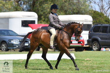 Tex Flack showed plenty of riding talent on his way to winning the Riding Pony Show Hunter Pony 12.2-13.2hh class riding his home bred, 'Manorvale Pop Rock. They went on to claim the Riding Pony Child's Show Hunter Pony Championship.