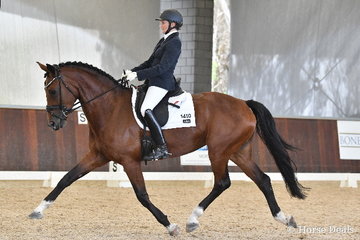 Sara McDonald rode 'Adlanta Marcella' to third place in the 6 yo Young Horse Round One.