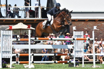 2018 Austalian Showjumping Champion, Amber Fuller is pictured aboard Mary-Lou Potts wonderful, 'CP Aretino' (Vivant/CP Argentina) on their way to ninth place in the Robertson-Smith Partners Equine Vets World Cup Qualifier.