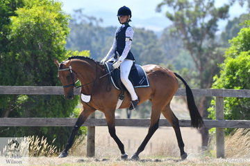 Alex Sfregola  representing the Biddlesden Riding Club rode her, 'Simmering' to win the class for HRCAV Mount Most Suitable Level 3